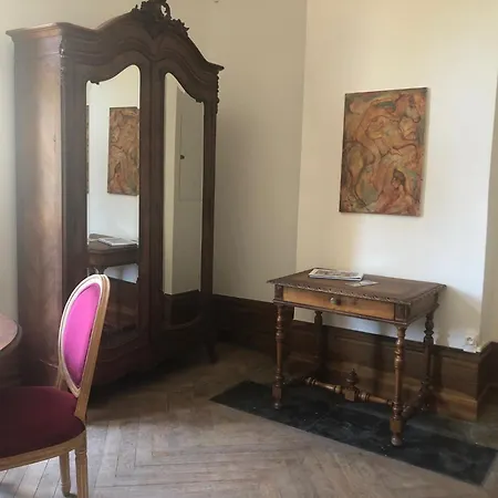 Au Chateau Saint-geoire *