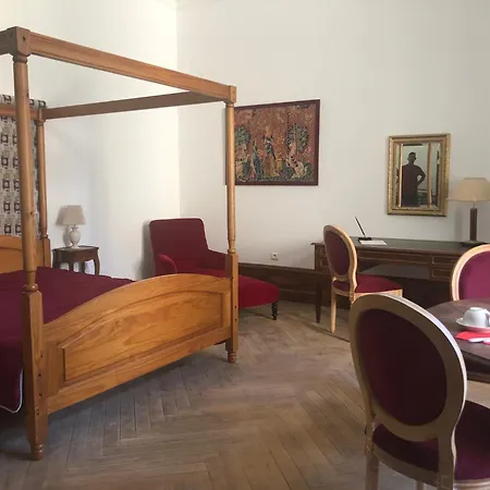 Guest house Au Chateau Saint-geoire *